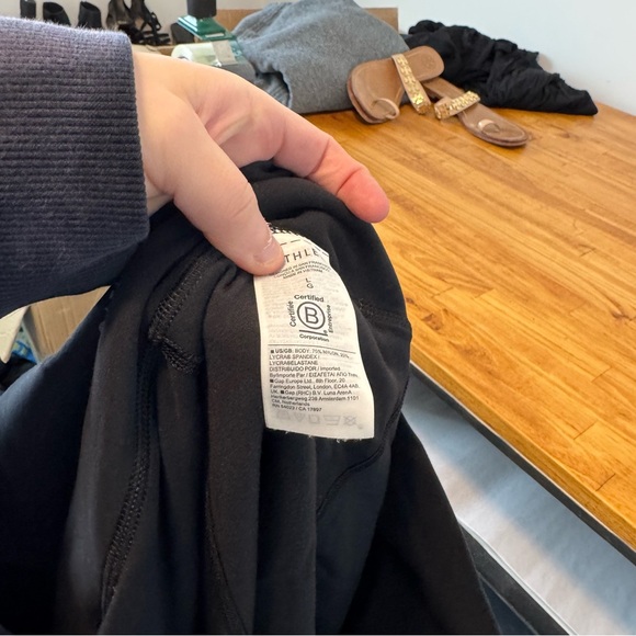 Athleta Salutation Stash Pocket 14.5” Skort Black Athletic Skirt Size Large - Picture 8 of 8